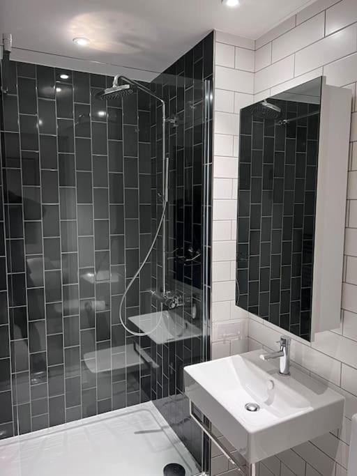 Stylish Apartment Docklands 런던 외부 사진