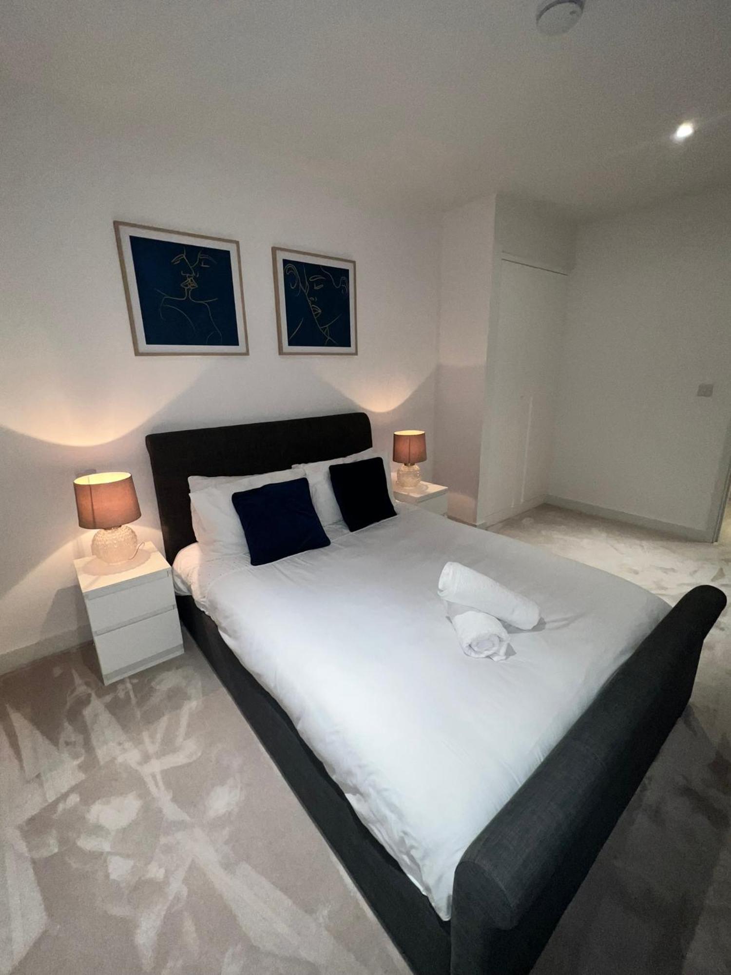 Stylish Apartment Docklands 런던 외부 사진